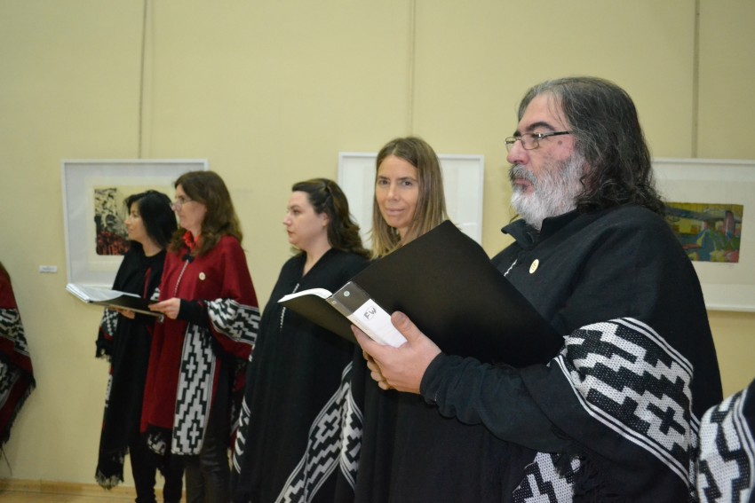 Presentacin del Coro Municipal de nios y adultos a sala llena