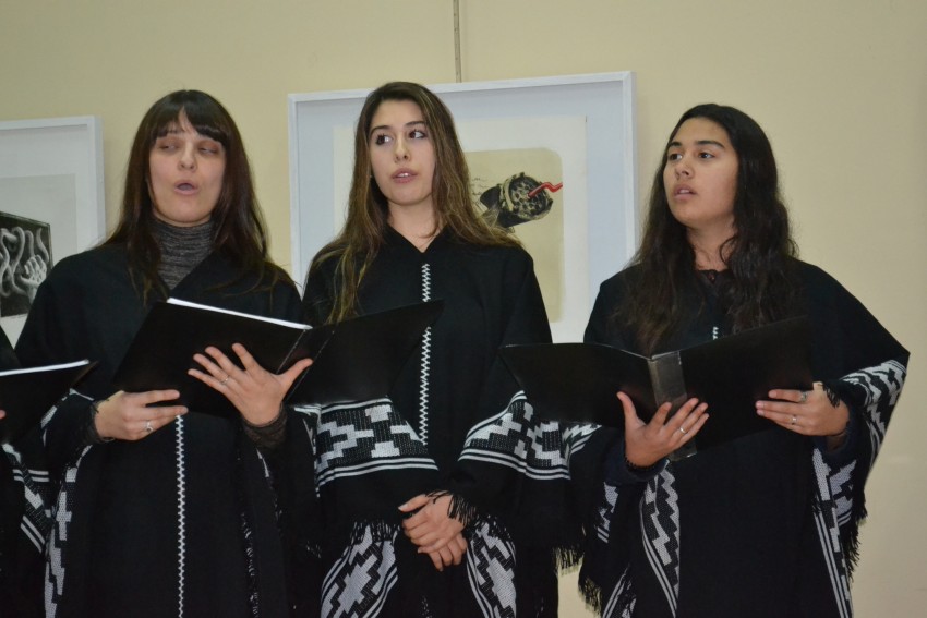 Presentacin del Coro Municipal de nios y adultos a sala llena