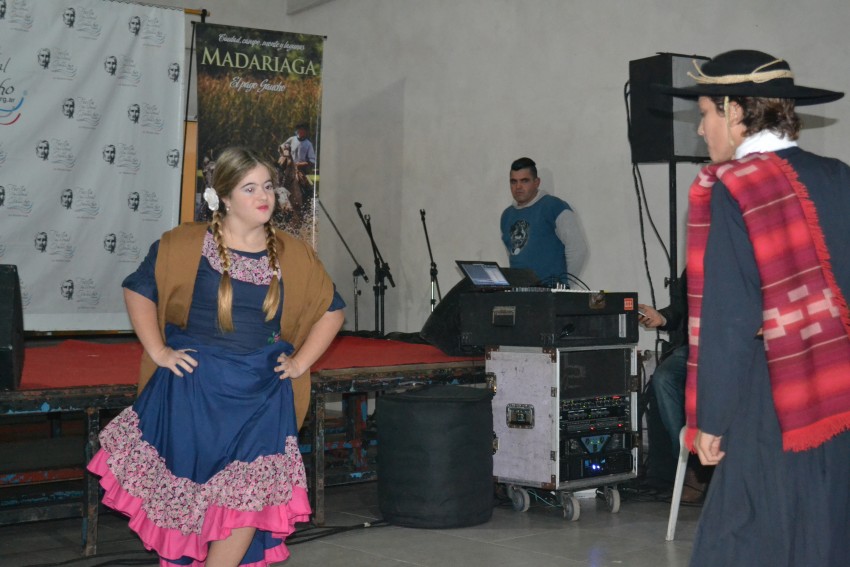 Los payadores tuvieron su noche en el SUM de Fiesta del Gaucho