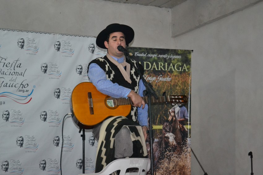Los payadores tuvieron su noche en el SUM de Fiesta del Gaucho