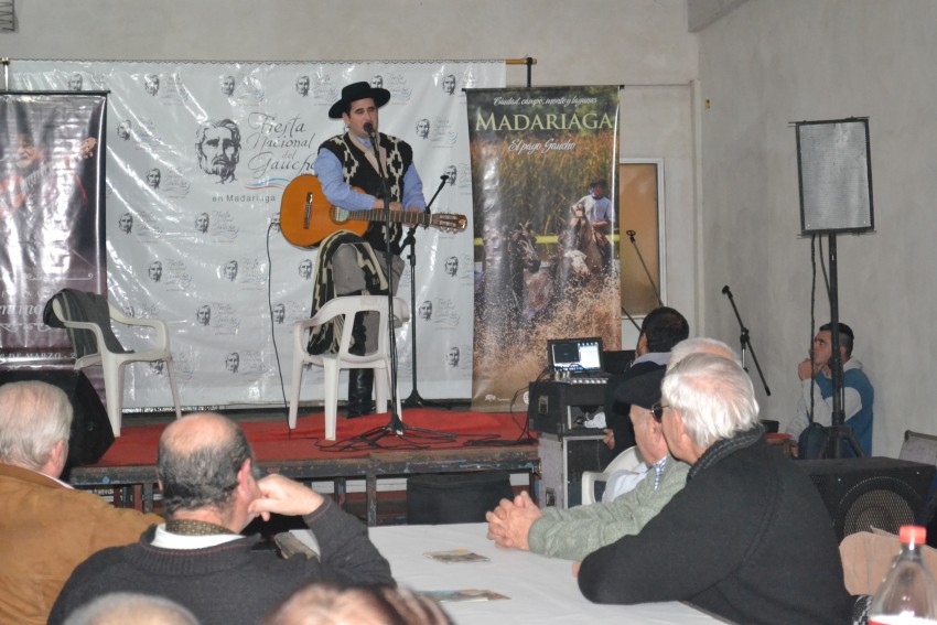 Los payadores tuvieron su noche en el SUM de Fiesta del Gaucho