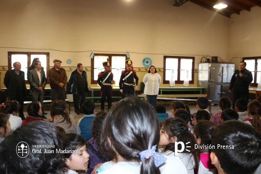 La Junta Sanmartiniana Bonaerense visit la Escuela Primaria N 3