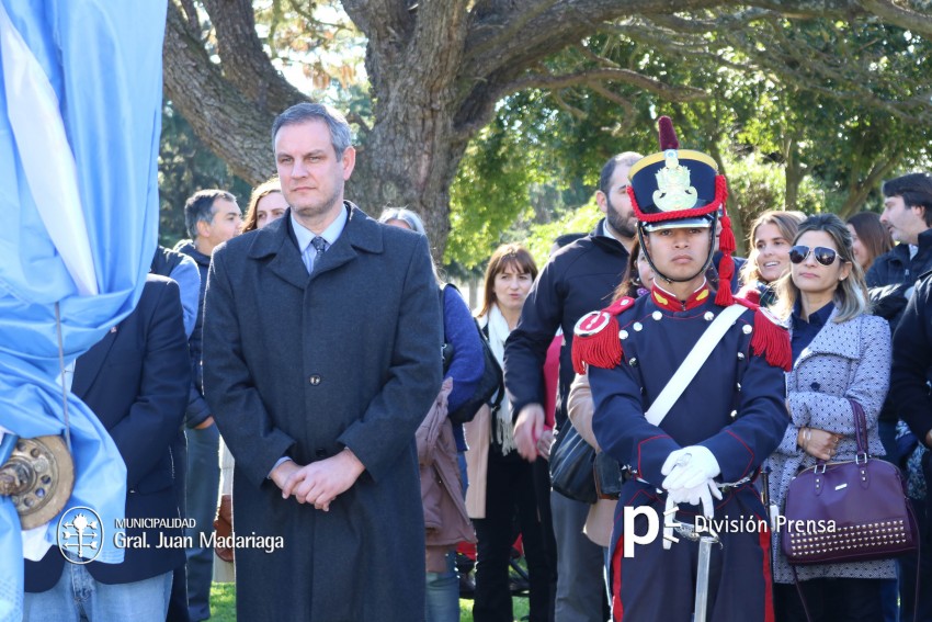 Con un emotivo acto se record al General San Martn