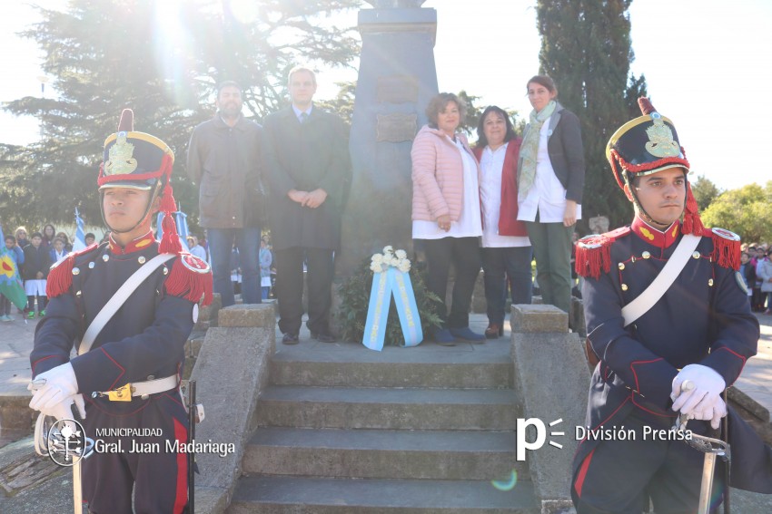 Con un emotivo acto se record al General San Martn