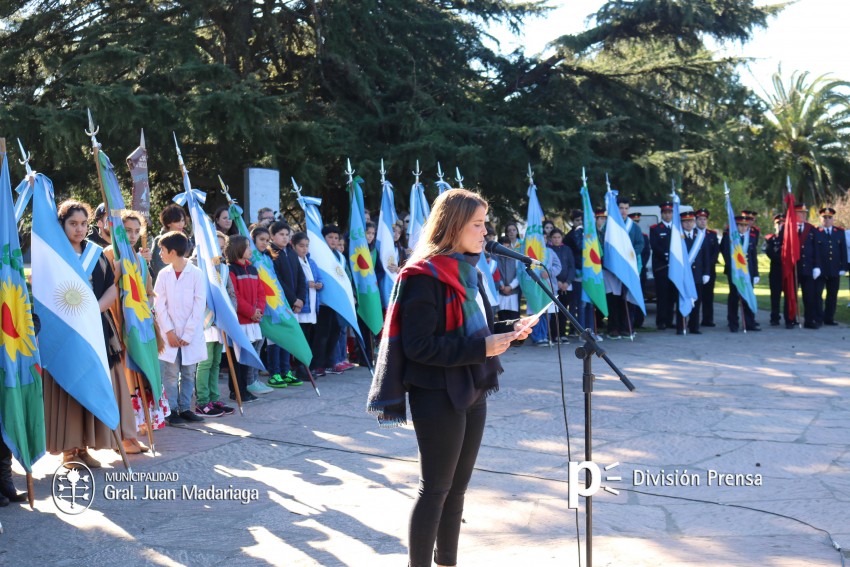 Con un emotivo acto se record al General San Martn