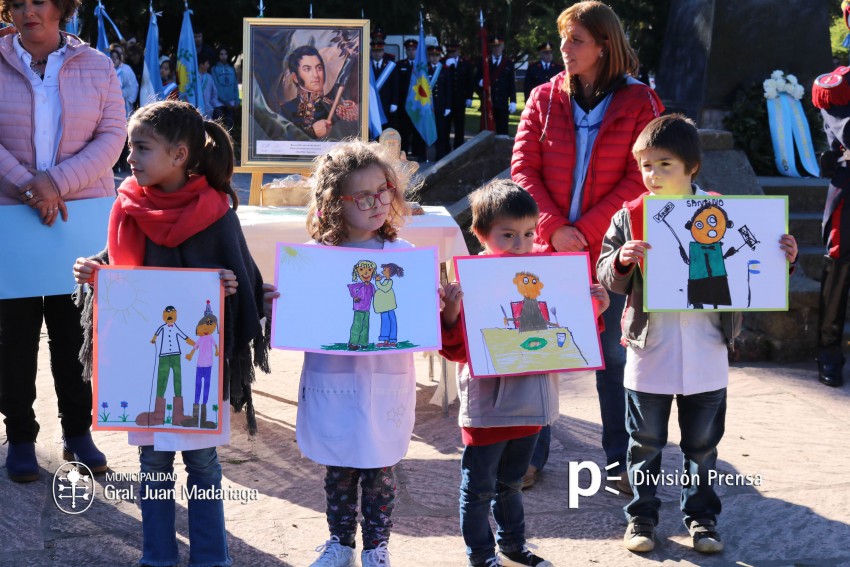 Con un emotivo acto se record al General San Martn