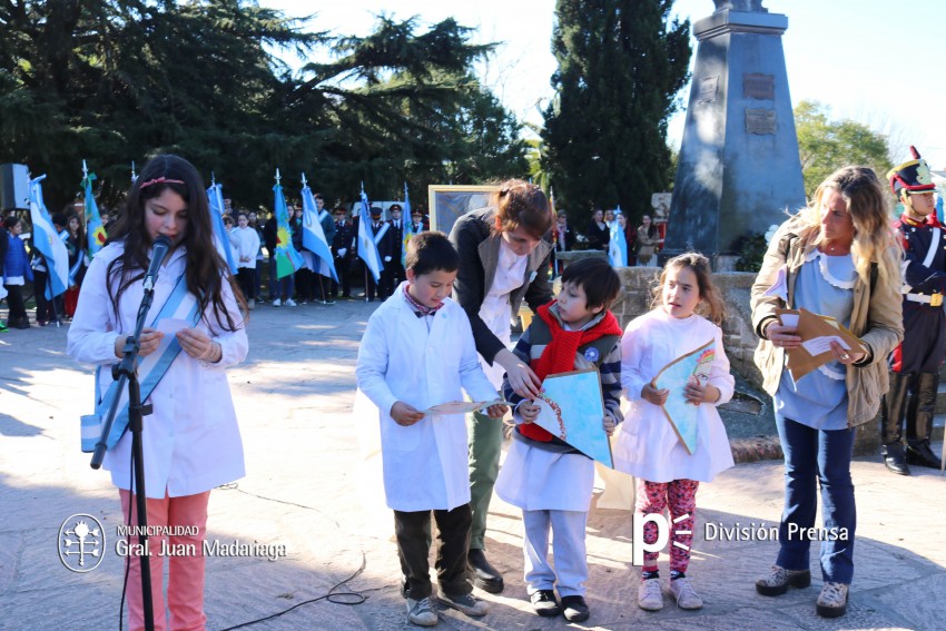 Con un emotivo acto se record al General San Martn