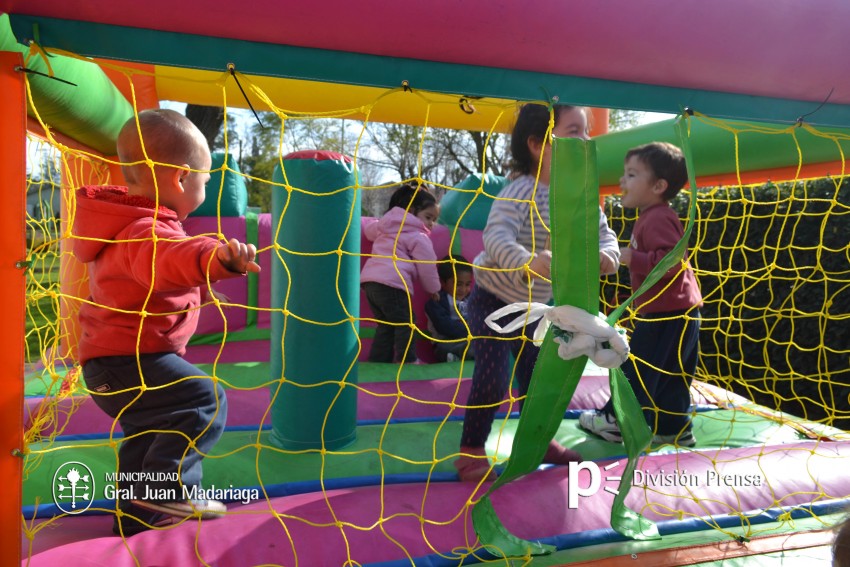 Los alumnos que asisten a la Casita de Chocolate festejaron el Da del