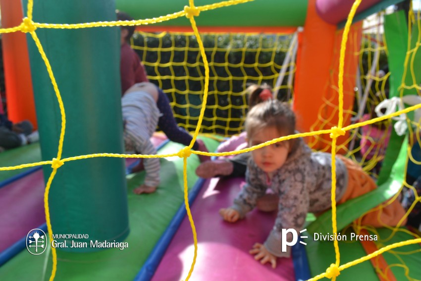 Los alumnos que asisten a la Casita de Chocolate festejaron el Da del