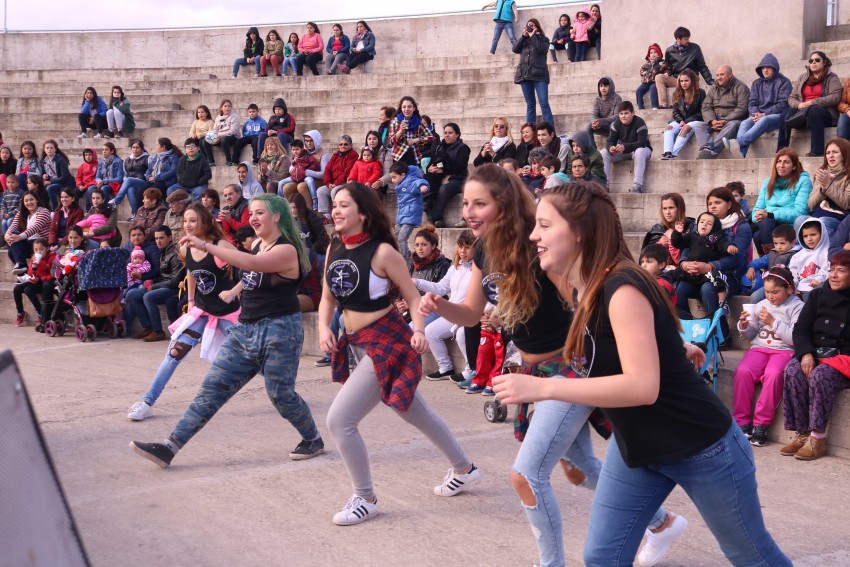 Multitudinario festejo por el da del nio en el Paseo del Bicentenari
