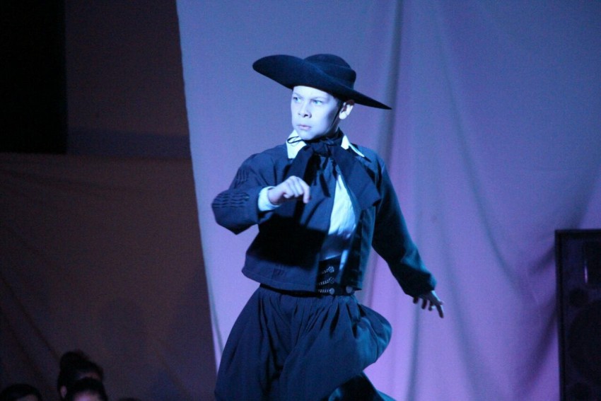 Ms de 10 localidades participan del Encuentro Provincial de Danzas Fo