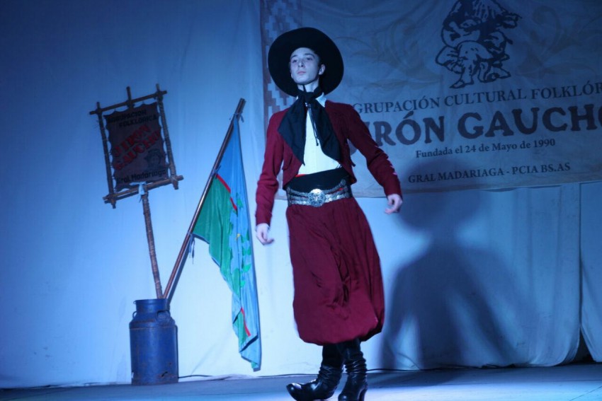 Ms de 10 localidades participan del Encuentro Provincial de Danzas Fo