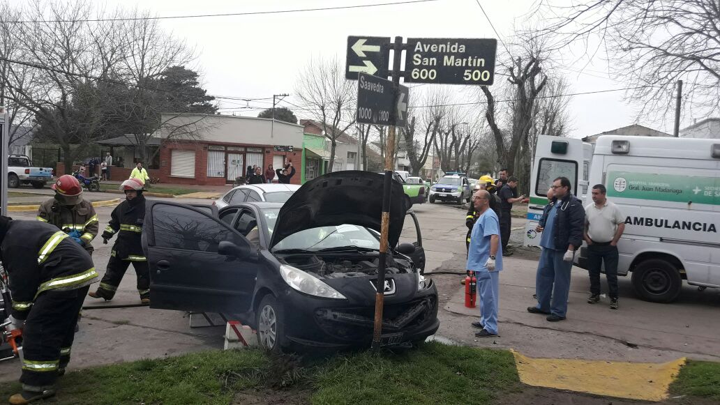 Siniestro vial deja un herido y provoca restricciones en la circulaci