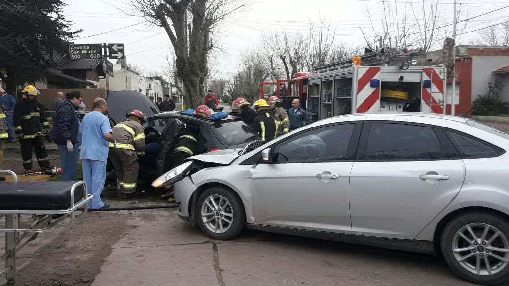 Siniestro vial deja un herido y provoca restricciones en la circulaci