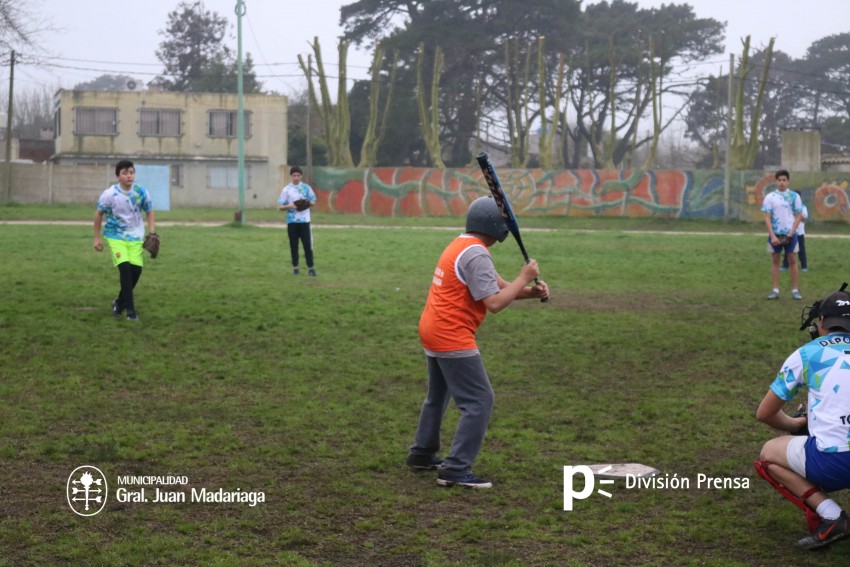 El equipo sub 14 de softbol masculino pas a la final de los Torneos B