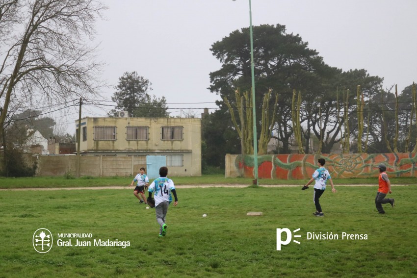 El equipo sub 14 de softbol masculino pas a la final de los Torneos B
