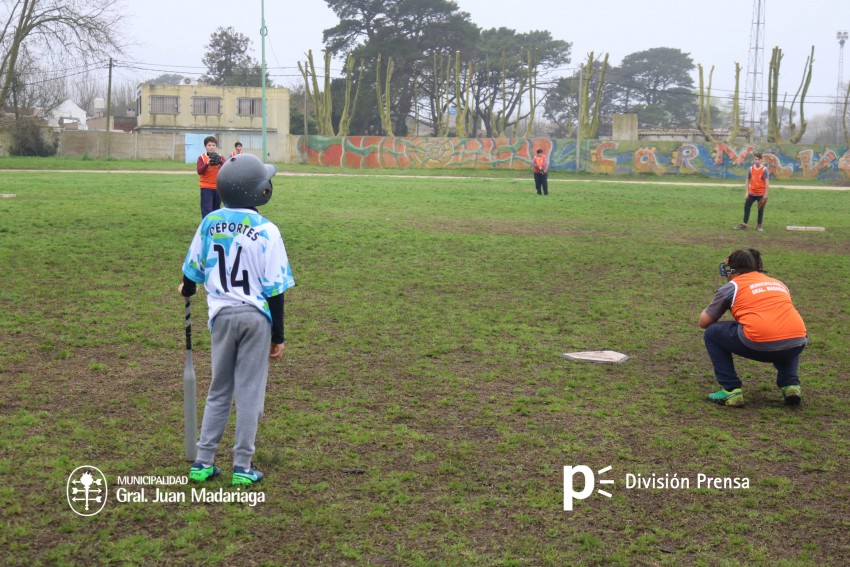El equipo sub 14 de softbol masculino pas a la final de los Torneos B