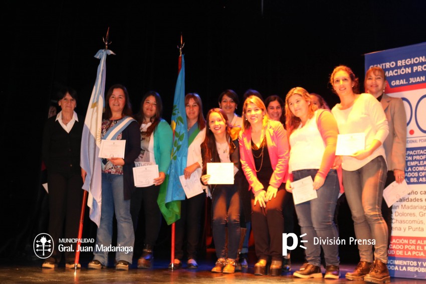 Entregaron diplomas a egresados de cursos de formacin profesional