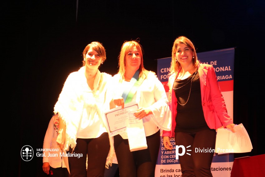 Entregaron diplomas a egresados de cursos de formacin profesional