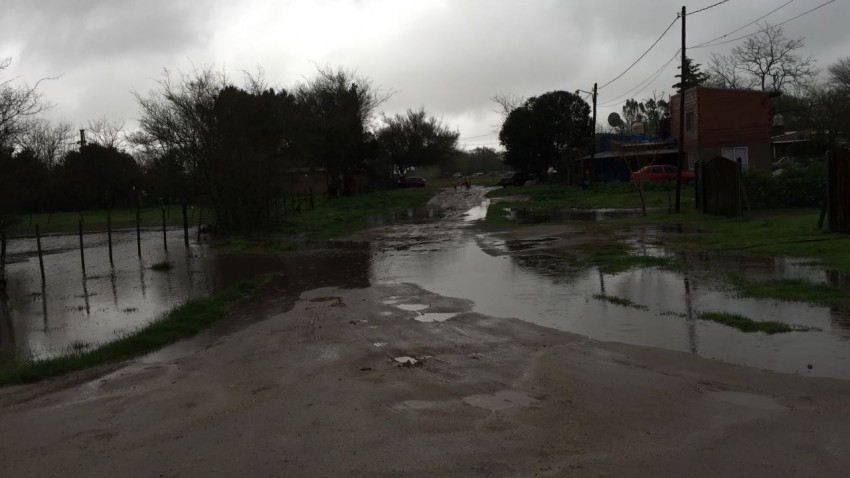 La lluvia genera complicaciones y anegamientos