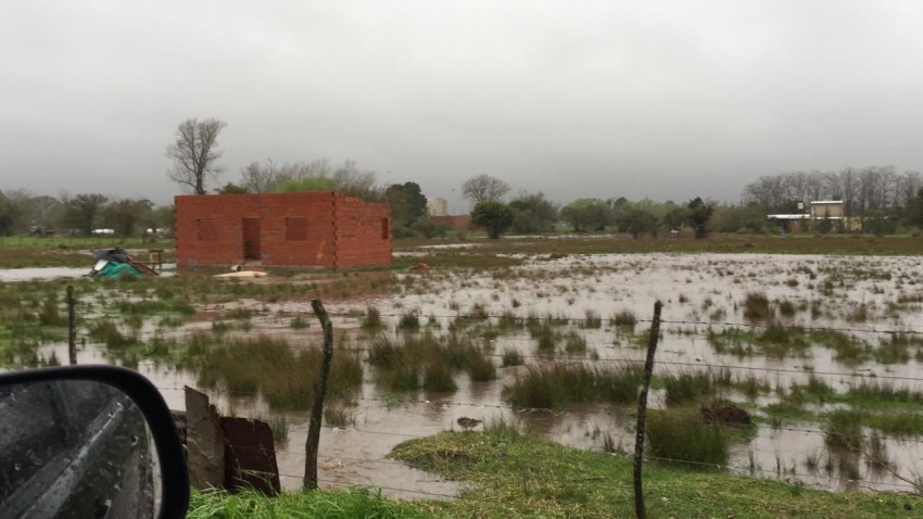 La lluvia genera complicaciones y anegamientos