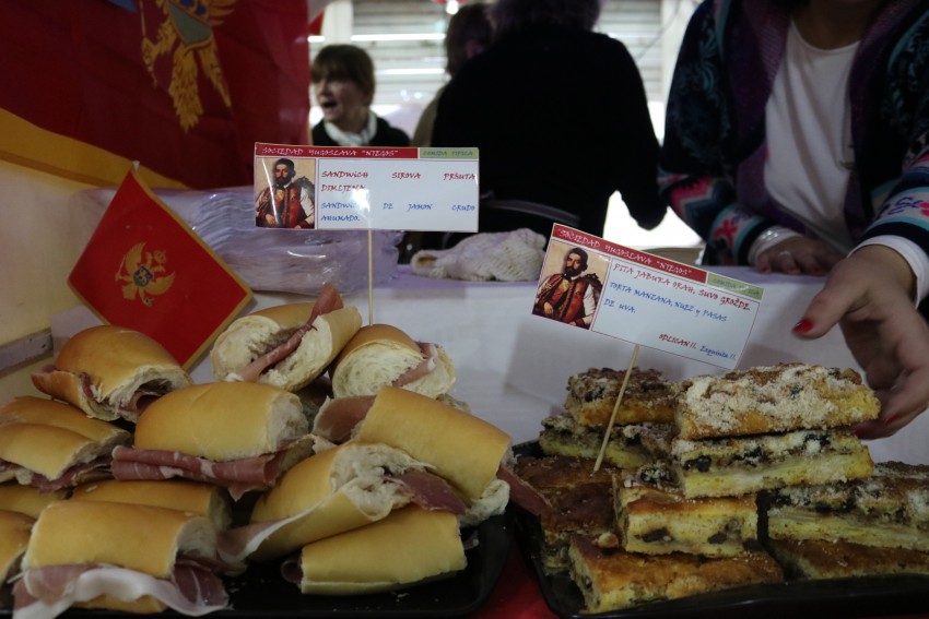 Las colectividades concretaron la venta de sus comidas tpicas