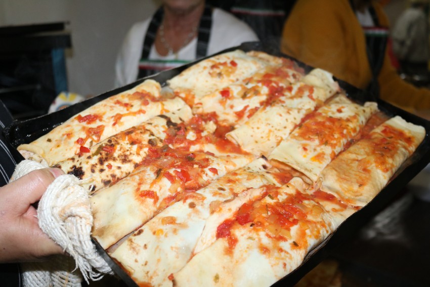 Las colectividades concretaron la venta de sus comidas tpicas
