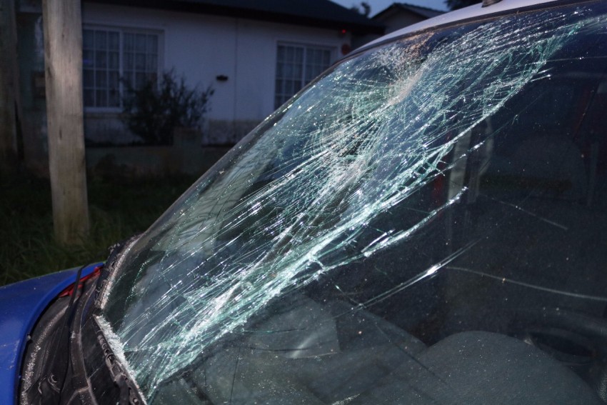 Aprehendieron a tres personas por el ataque a una patrulla policial
