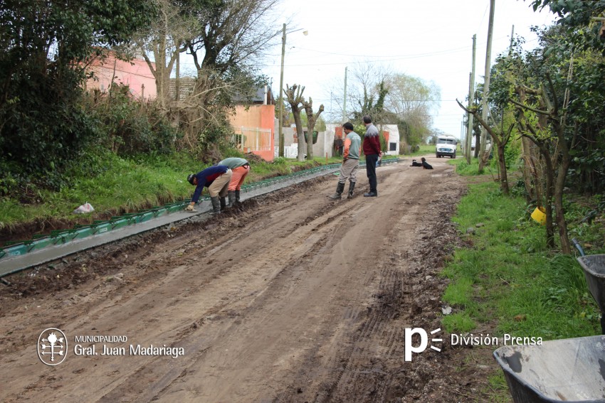 Santoro recorri la obra del cordn cuneta y la de construccin de ver