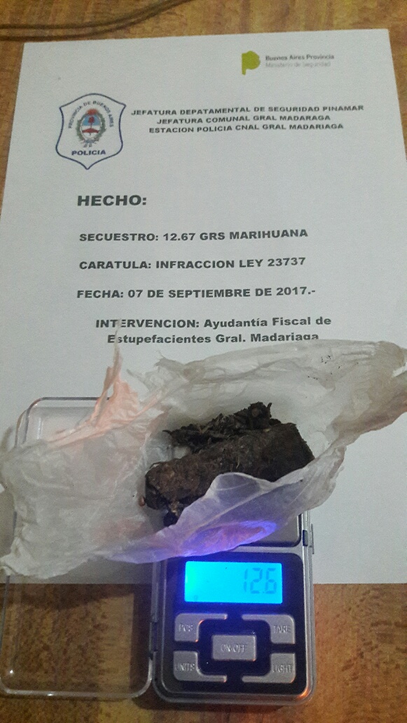 Aprehendieron a dos personas con marihuana en su poder