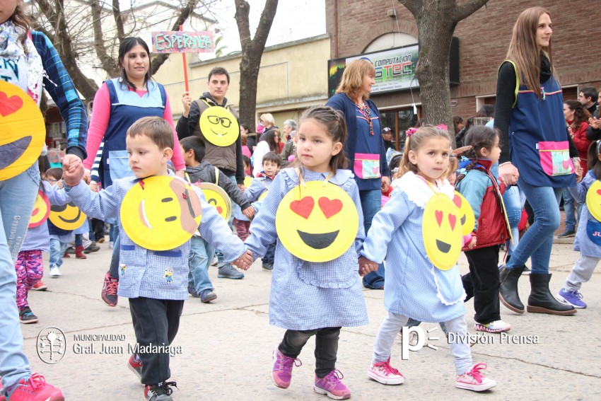 Conoc a las instituciones premiadas por su participacin en el desfil