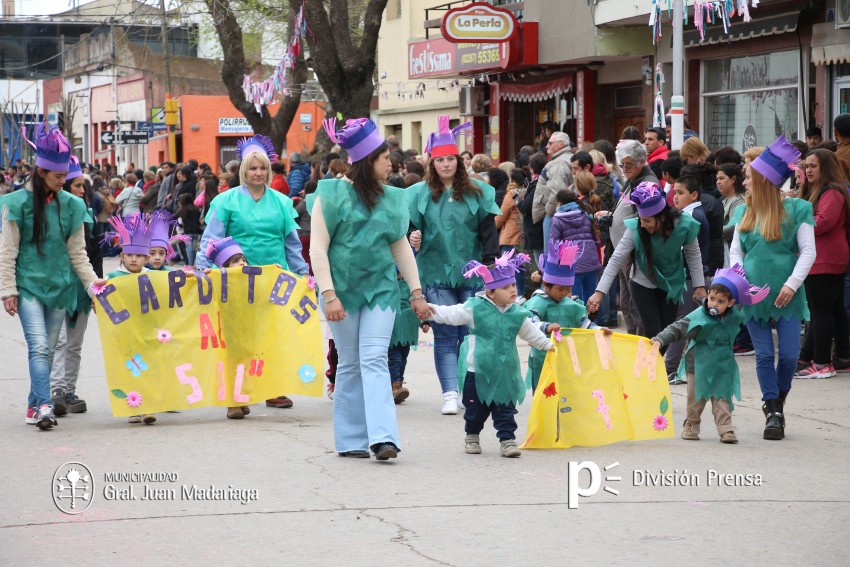 Conoc a las instituciones premiadas por su participacin en el desfil