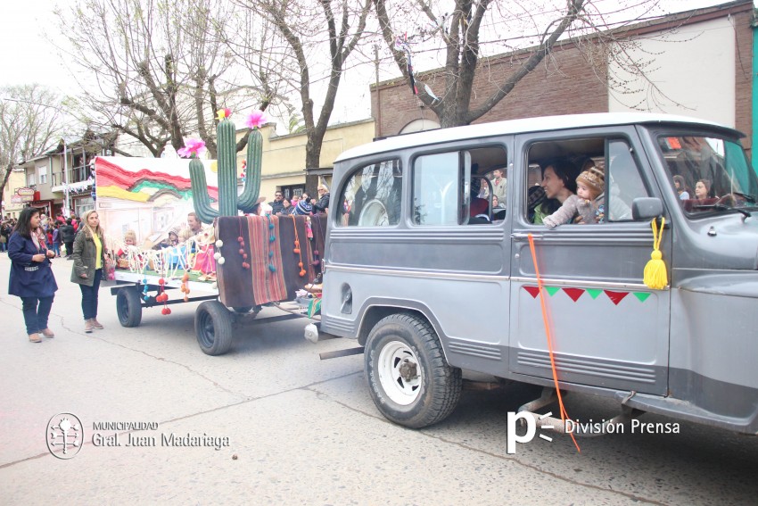 Conoc a las instituciones premiadas por su participacin en el desfil