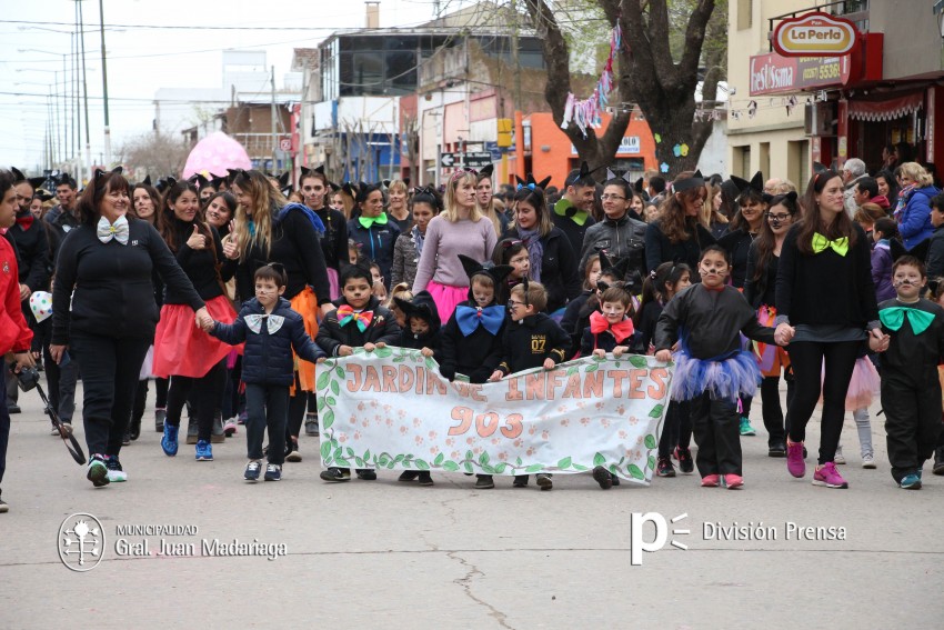 Conoc a las instituciones premiadas por su participacin en el desfil