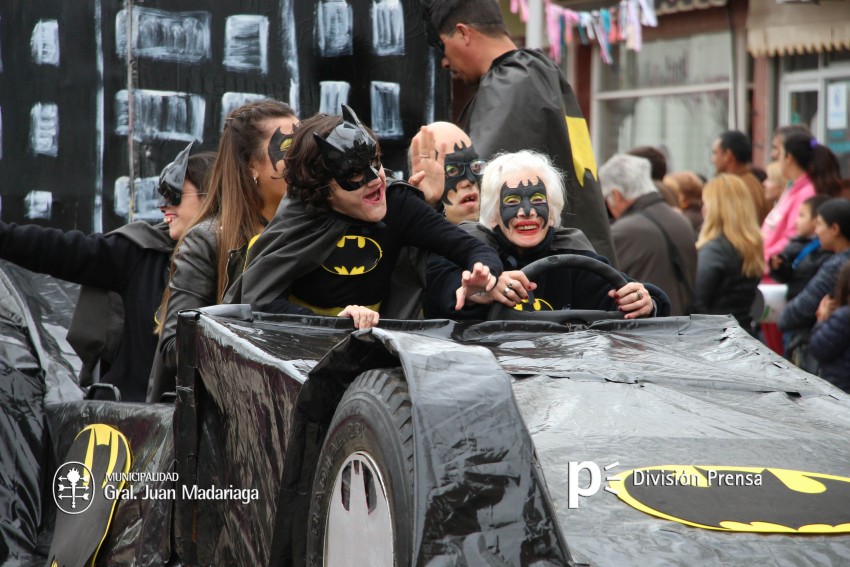 Conoc a las instituciones premiadas por su participacin en el desfil