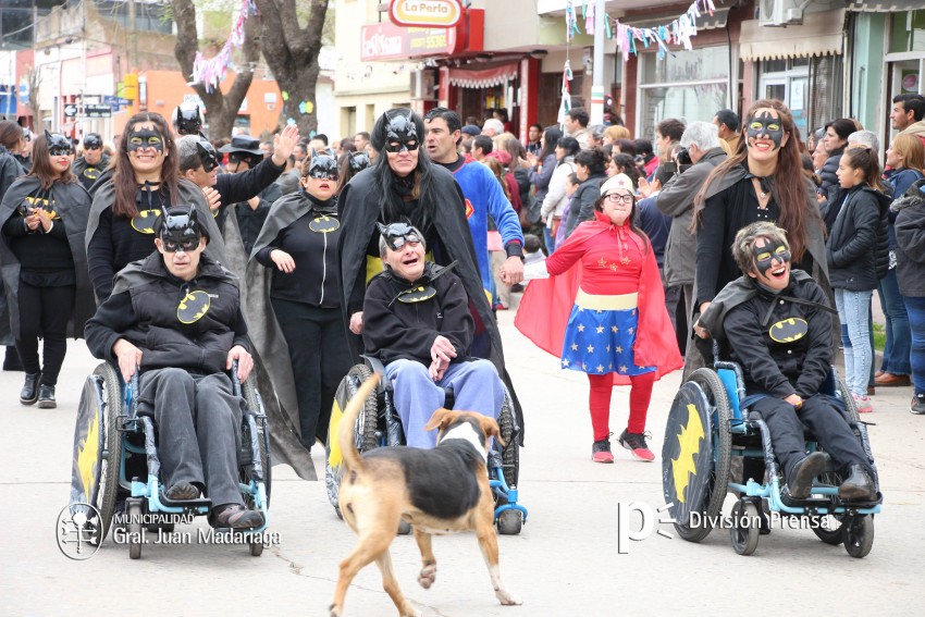 Conoc a las instituciones premiadas por su participacin en el desfil