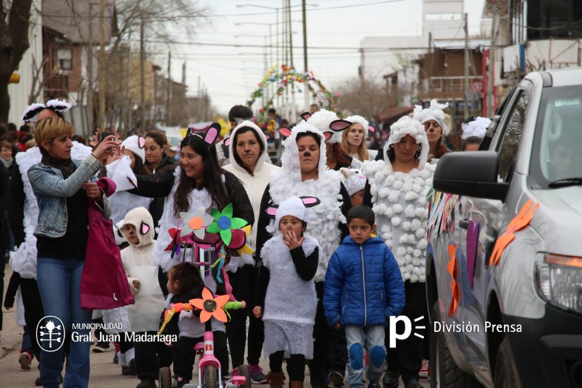 Conoc a las instituciones premiadas por su participacin en el desfil