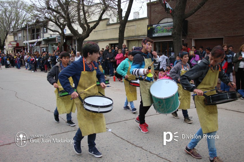 Conoc a las instituciones premiadas por su participacin en el desfil