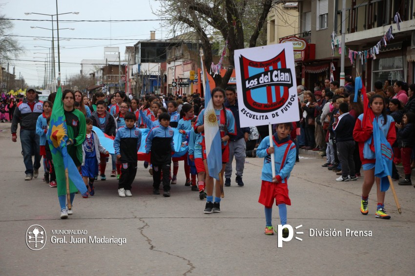 Conoc a las instituciones premiadas por su participacin en el desfil
