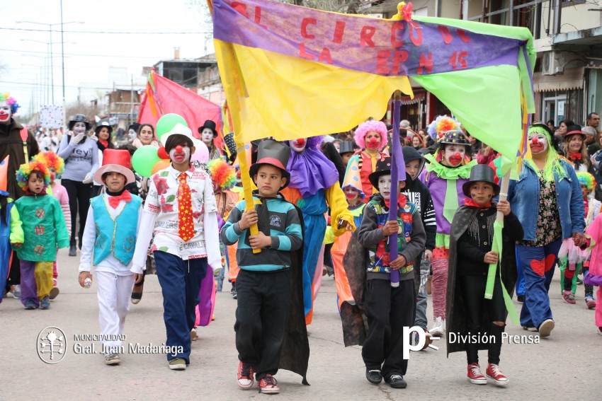 Conoc a las instituciones premiadas por su participacin en el desfil
