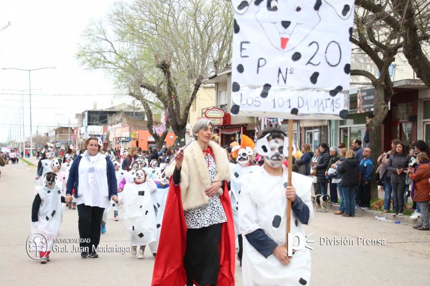 Conoc a las instituciones premiadas por su participacin en el desfil