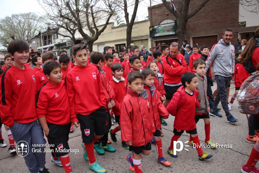 Conoc a las instituciones premiadas por su participacin en el desfil