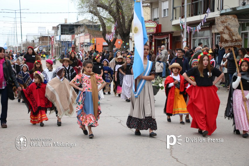Conoc a las instituciones premiadas por su participacin en el desfil