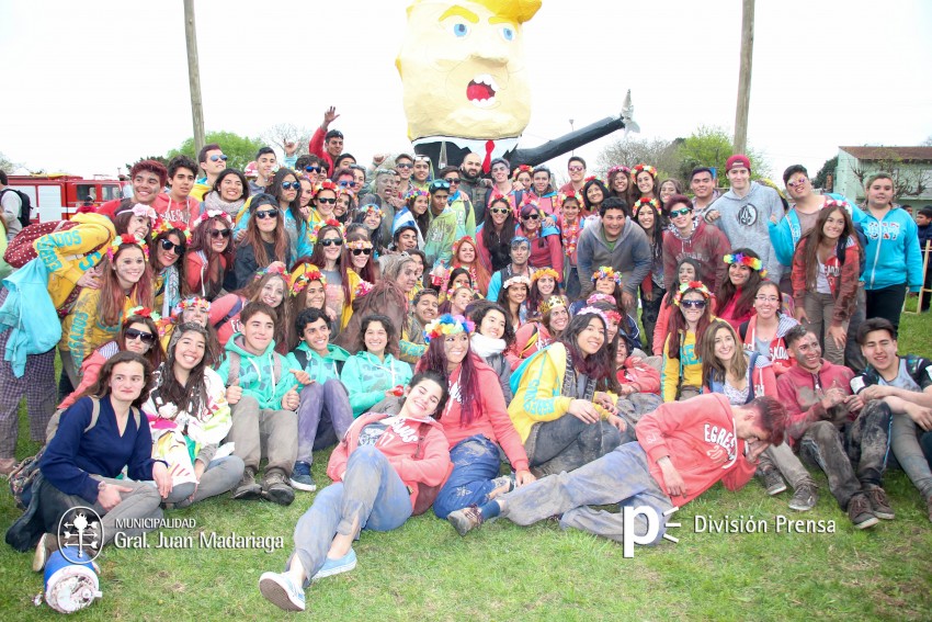 Conoc a las instituciones premiadas por su participacin en el desfil