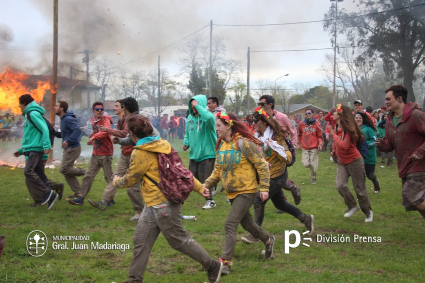 Conoc a las instituciones premiadas por su participacin en el desfil