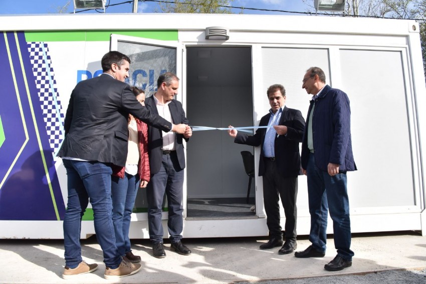 Cristian Ritondo dej� inaugurado un nuevo m�dulo policial y entreg� mo