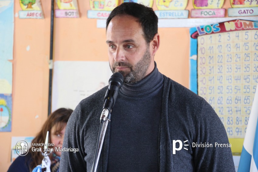 Inauguraron obras de refaccin en la Escuela del Paraje Medaland