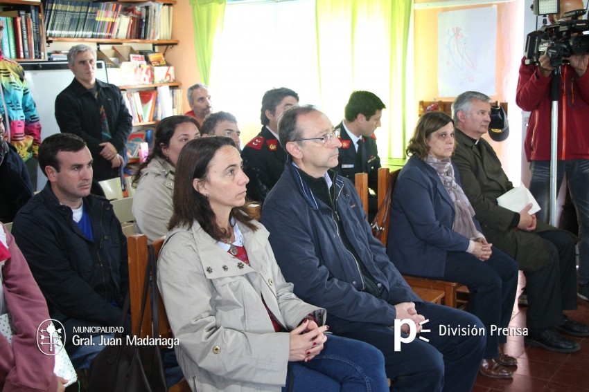 Inauguraron obras de refaccin en la Escuela del Paraje Medaland
