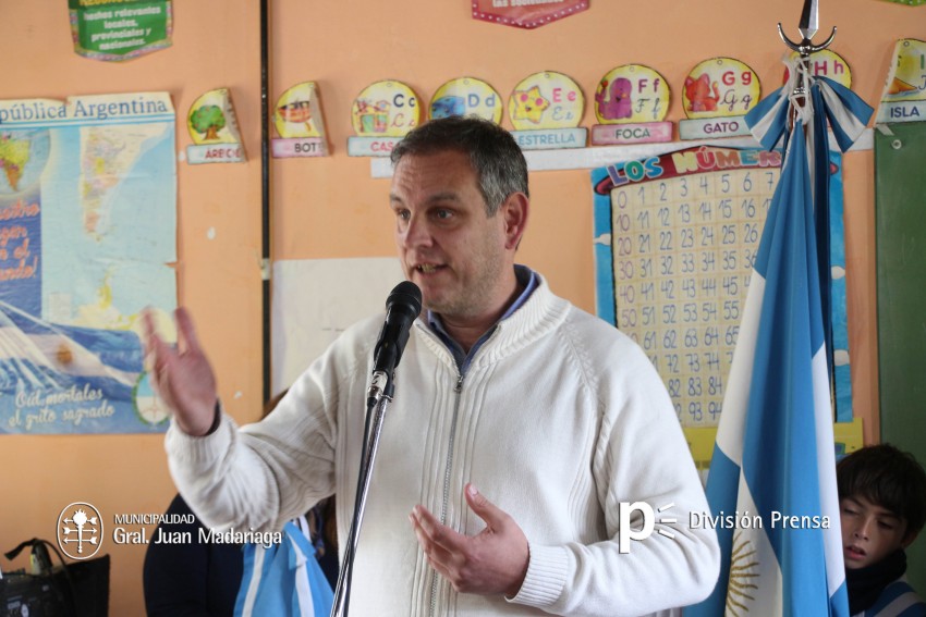 Inauguraron obras de refaccin en la Escuela del Paraje Medaland