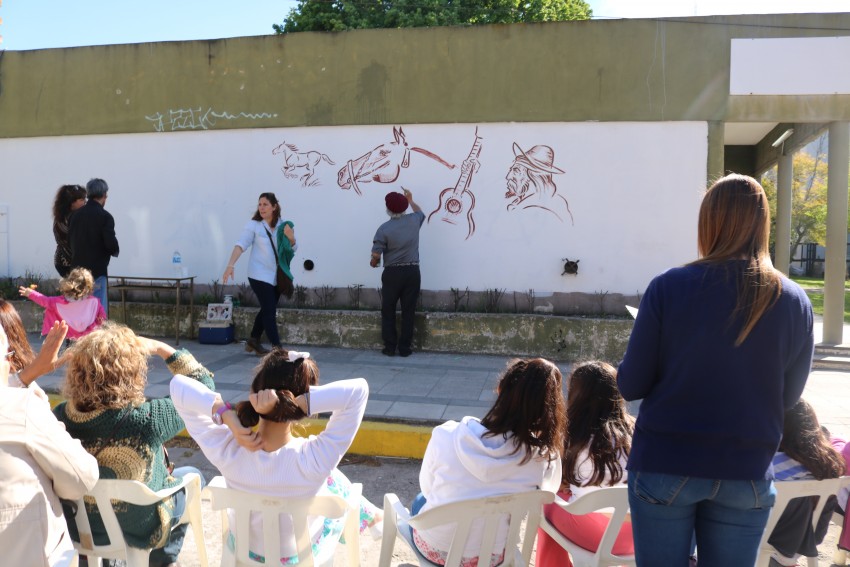 Gasparini retrat al Martn Fierro en una de las paredes del Centro C